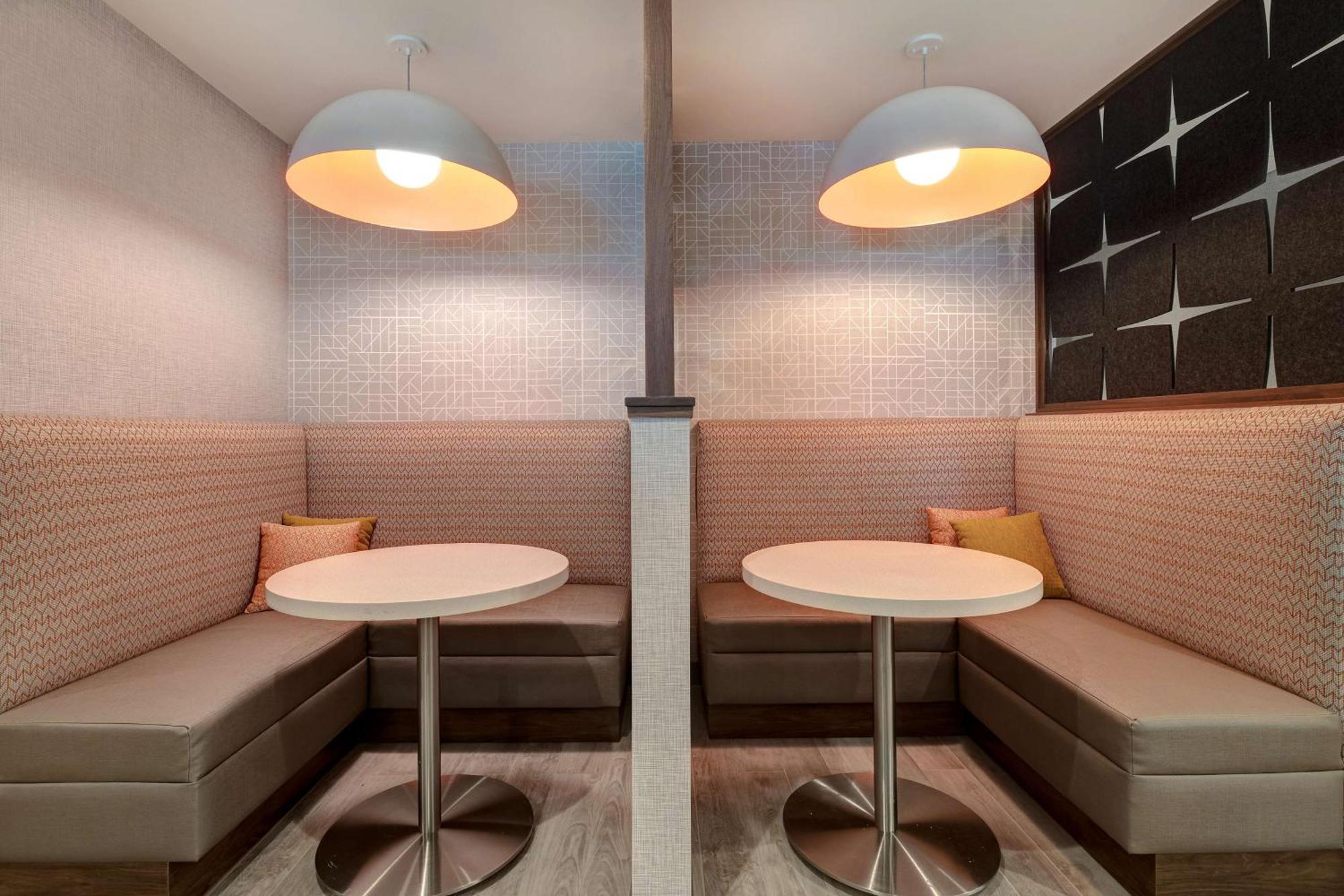 Hampton Inn Crown Point, In Екстер'єр фото