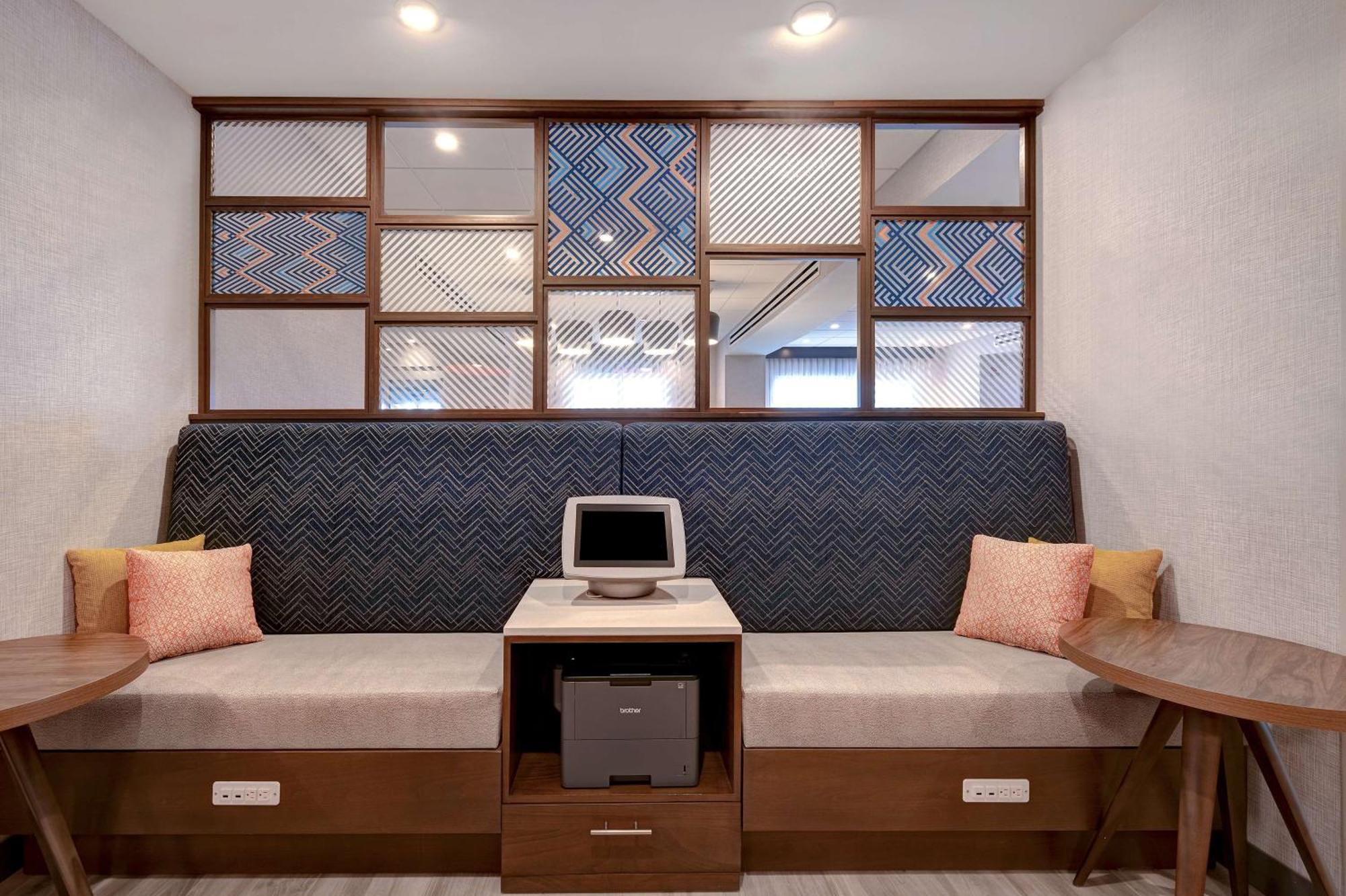 Hampton Inn Crown Point, In Екстер'єр фото