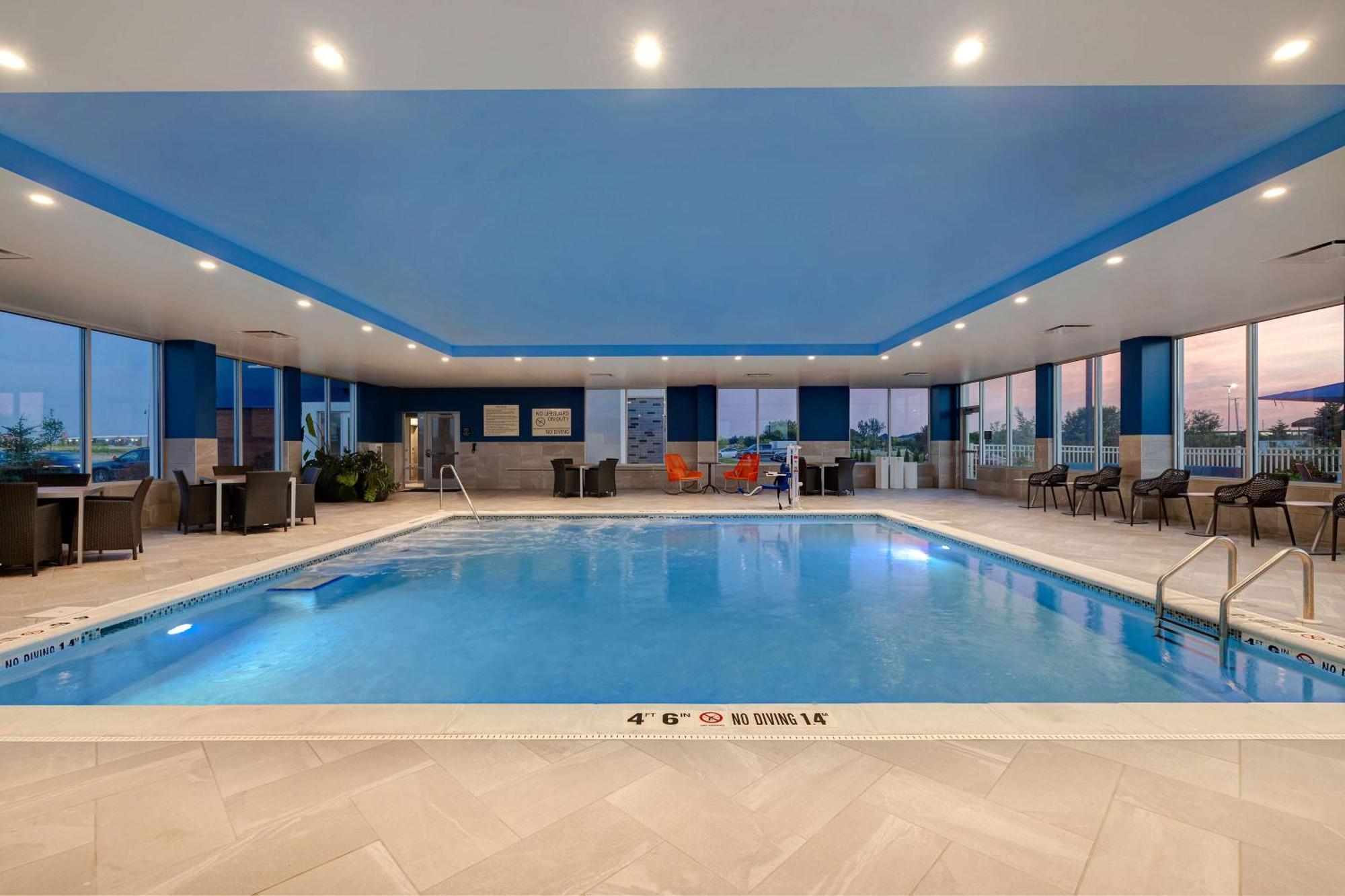 Hampton Inn Crown Point, In Екстер'єр фото